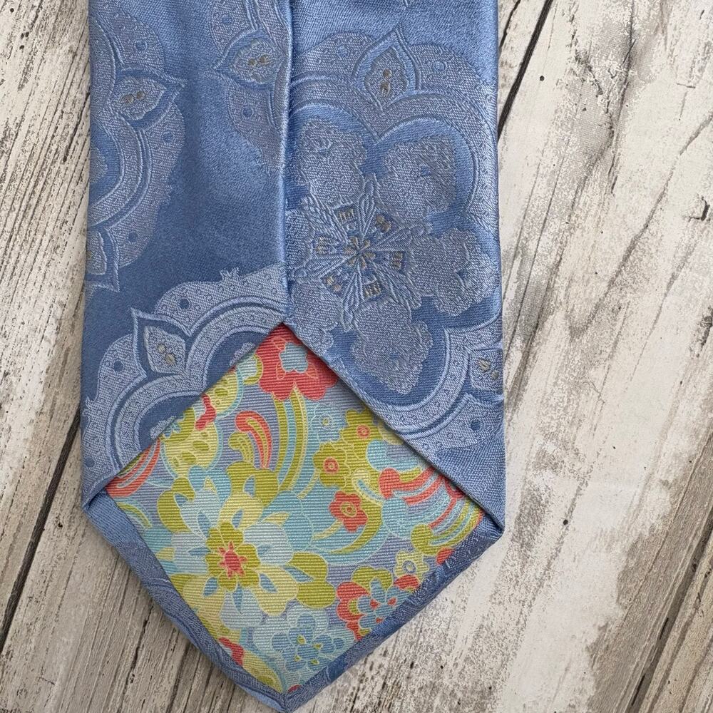 Ted Baker Neck Tie Light Blue Floral Paisley 100% Imported Silk 58” x 3.5” - Picture 6 of 7